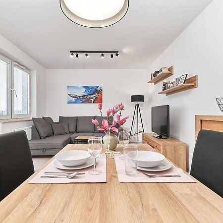 Exclusive Apartments Teczowa With Underground Parking By Noclegi Renters 브로츠와프 외부 사진