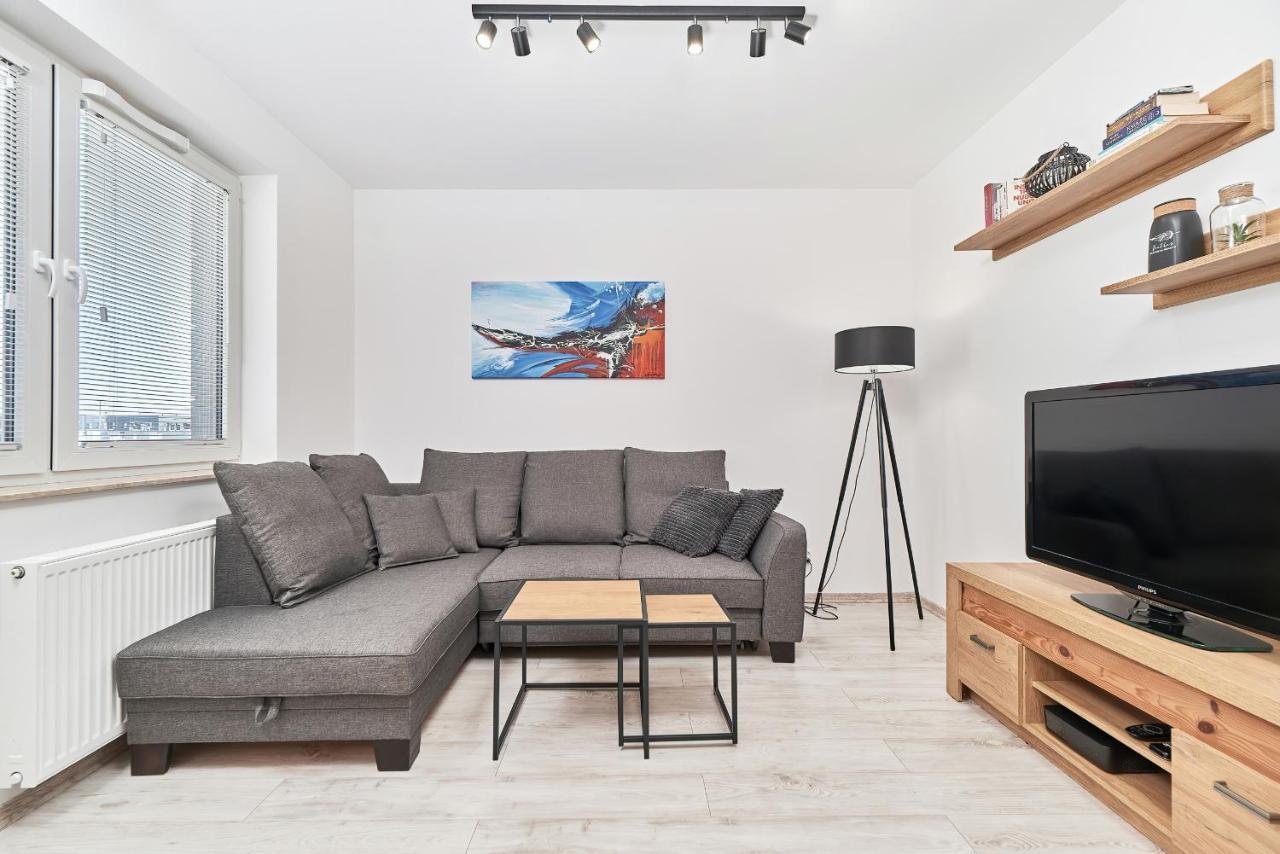 Exclusive Apartments Teczowa With Underground Parking By Noclegi Renters 브로츠와프 외부 사진