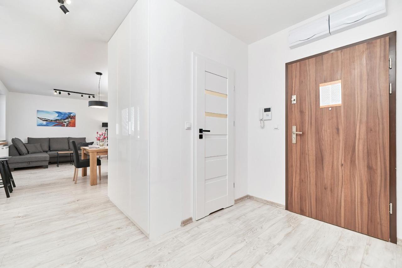 Exclusive Apartments Teczowa With Underground Parking By Noclegi Renters 브로츠와프 외부 사진