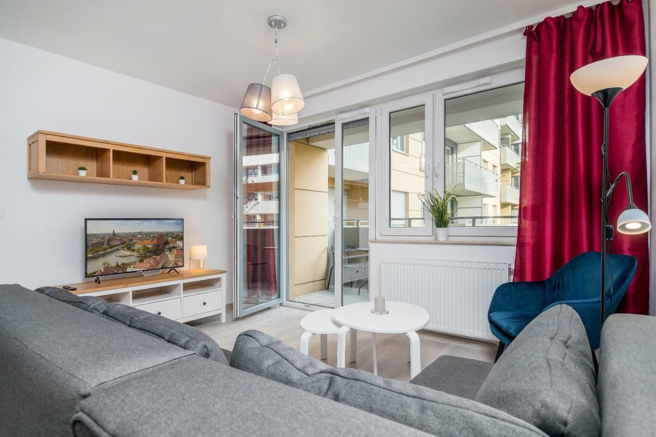 Exclusive Apartments Teczowa With Underground Parking By Noclegi Renters 브로츠와프 외부 사진